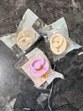 Bibs pacifiers